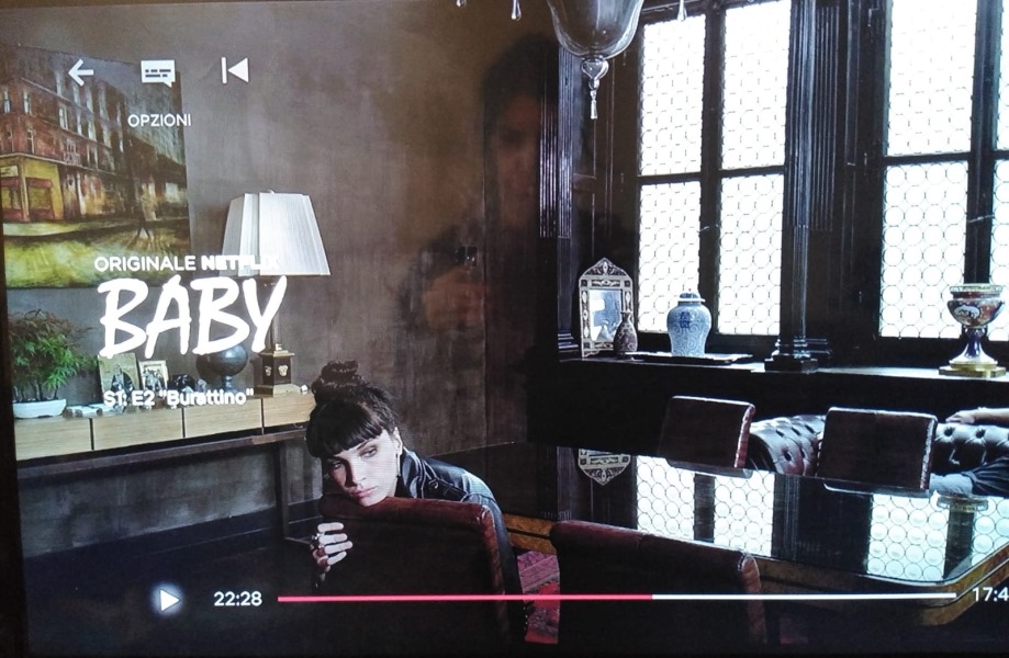 Un'opera di Mariarosaria Stigliano nella serie Baby di Netflix -2